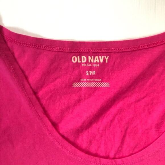 Old Navy Women's Graphic Tee Size S - Picture 3 of 5